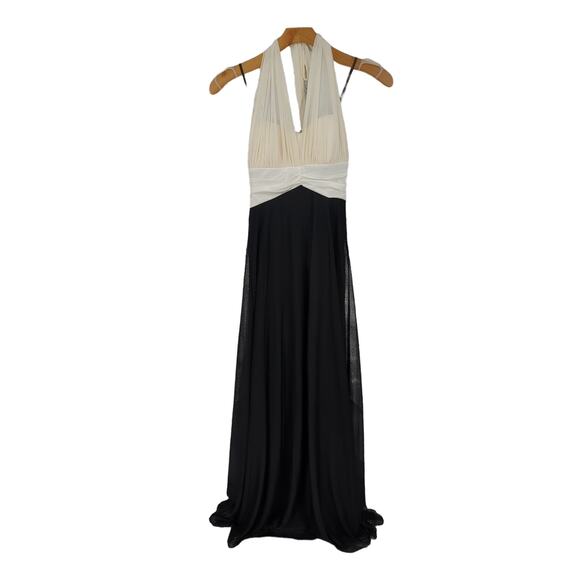 XOXO Dresses & Skirts - EUC XOXO Dress Cream Womens L Light stain on Breast Plate